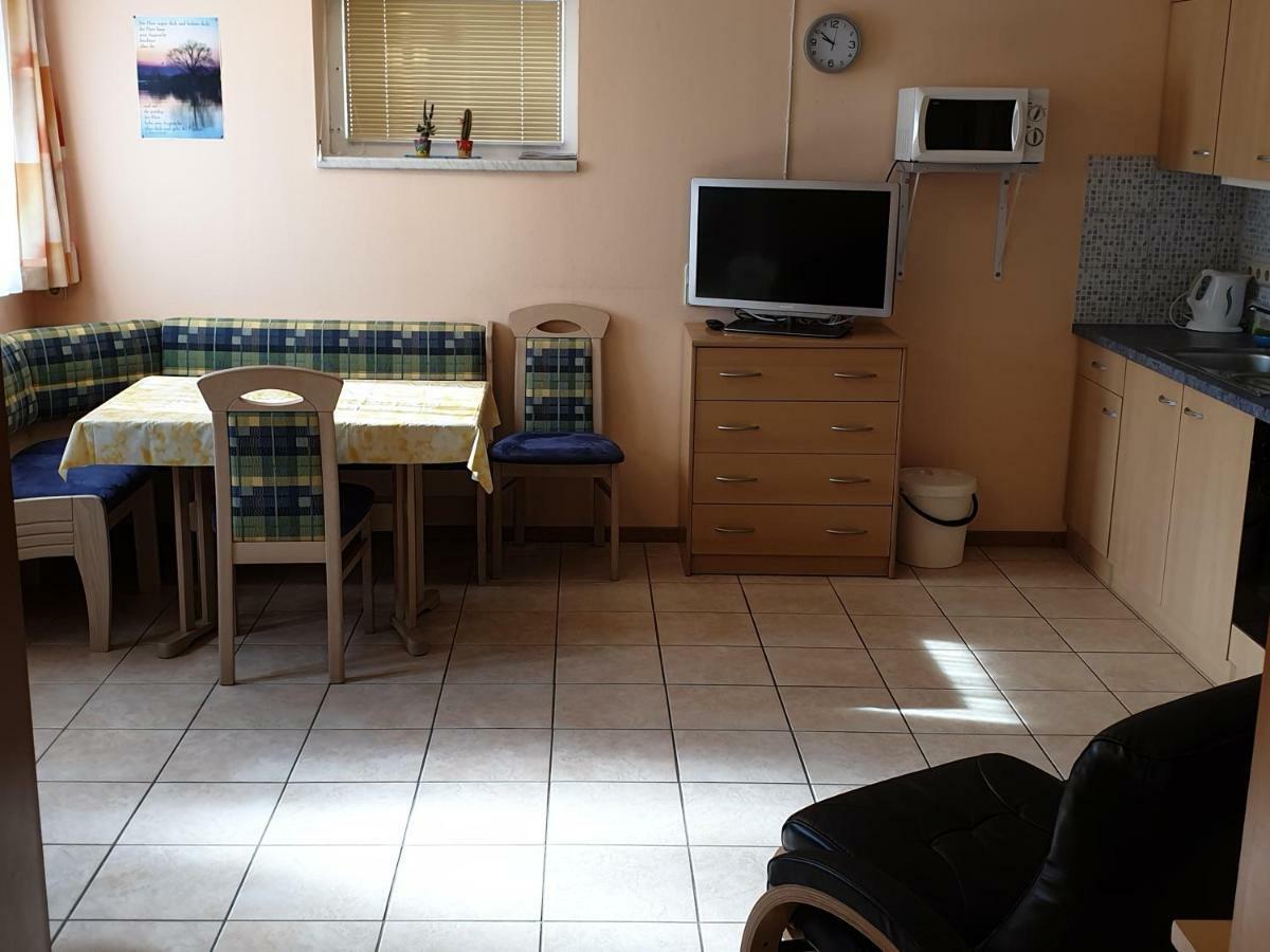 Robert Apartment *